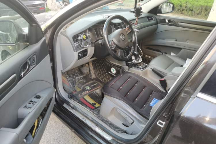Used Skoda Superb 2013 1.8TSI Automatic MingShi Edition Driver Seat