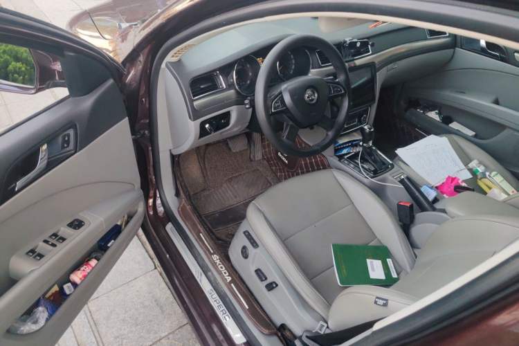 Used Skoda Superb 2013 1.8TSI Automatic Yashi Edition Driver Seat