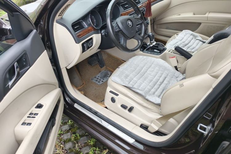 Used Skoda Superb 2013 1.8TSI Automatic Yashi Edition Driver Seat