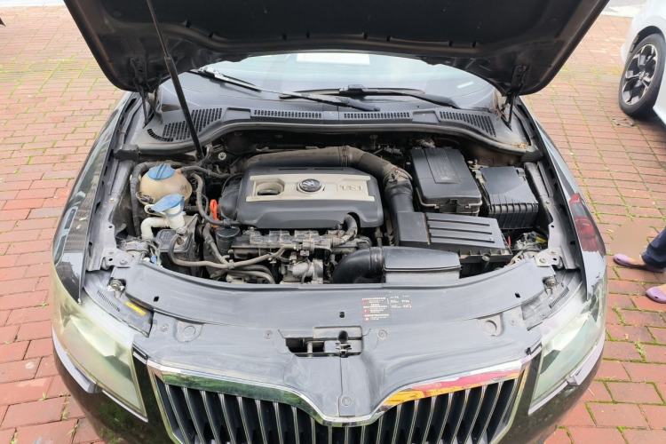 Used Skoda Superb 2013 1.8TSI Automatic Yashi Edition Engine Bay