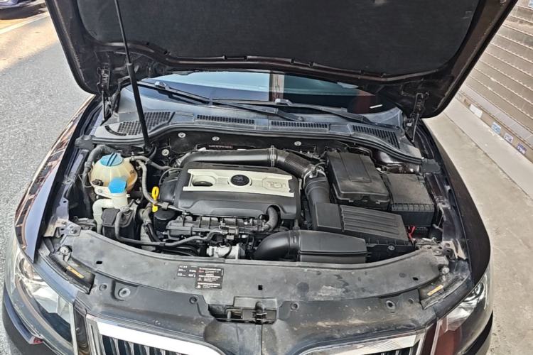 Used Skoda Superb 2013 1.8TSI Automatic Yashi Edition Engine Bay