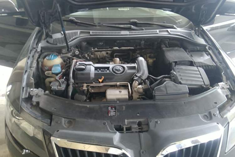 Used Skoda Superb 2013 1.4TSI DSG Sport Edition Engine Bay