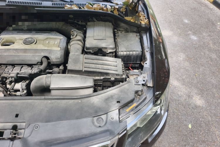 Used Skoda Superb 2013 1.8TSI Automatic Yashi Edition Engine Bay Left