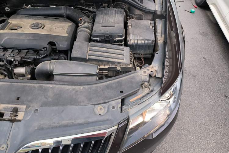 Used Skoda Superb 2013 1.8TSI Automatic MingShi Edition Engine Bay Left