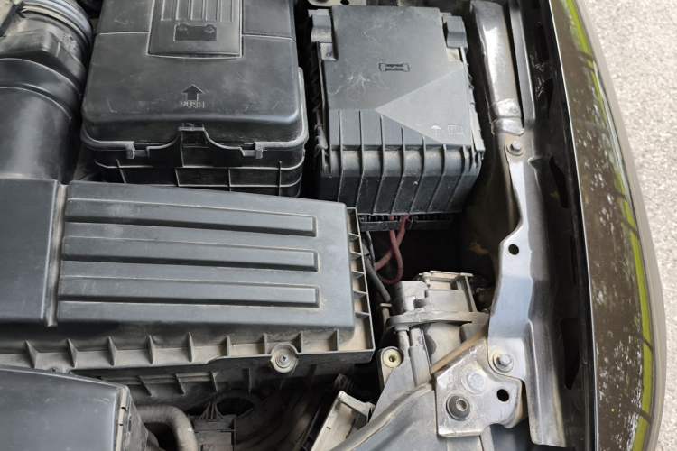 Used Skoda Superb 2013 1.8TSI Automatic Yashi Edition Engine Bay Left