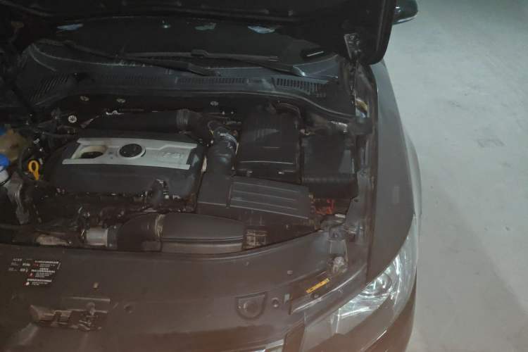 Used Skoda Superb 2013 1.8TSI Automatic Yashi Edition Engine Bay Left