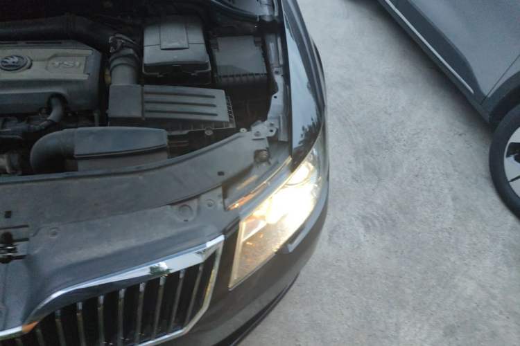 Used Skoda Superb 2013 1.8TSI Automatic MingShi Edition Engine Bay Left