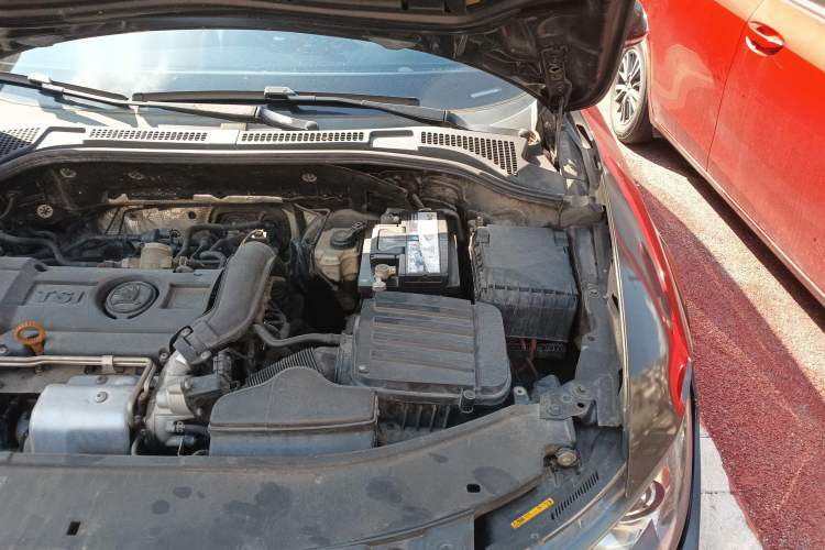 Used Skoda Superb 2013 1.4TSI Manual Shengshi Edition Engine Bay Left