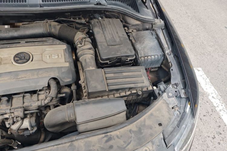 Used Skoda Superb 2013 1.8TSI Automatic MingShi Edition Engine Bay Left