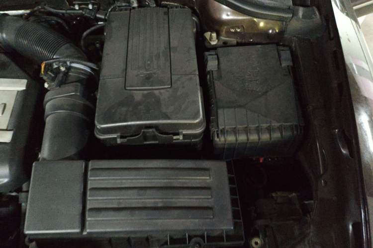 Used Skoda Superb 2013 1.8TSI Automatic Yashi Edition Engine Bay Left