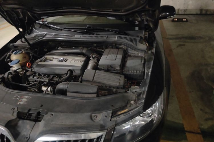 Used Skoda Superb 2013 1.8TSI Automatic Yashi Edition Engine Bay Left