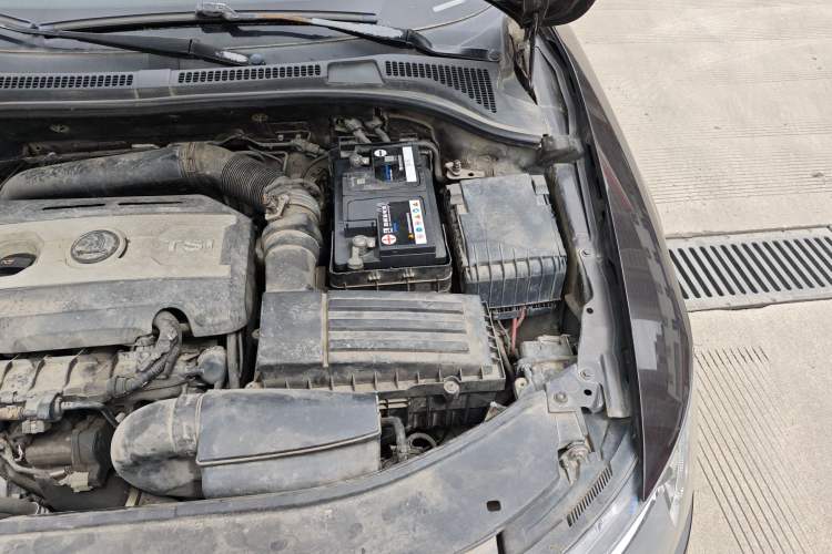 Used Skoda Superb 2013 2.0 TSI DSG Luxury Edition Engine Bay Left