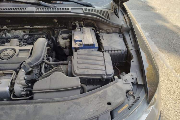 Used Skoda Superb 2013 1.4TSI Manual Shengshi Edition Engine Bay Left