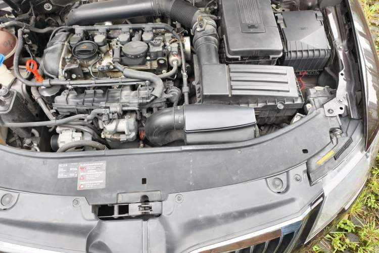 Used Skoda Superb 2013 1.8TSI Automatic Yashi Edition Engine Bay Left