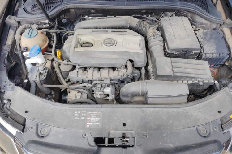Used Skoda Superb 2013 1.8TSI Automatic MingShi Edition Engine Bay