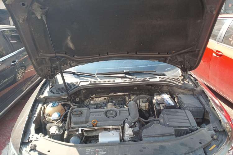 Used Skoda Superb 2013 1.4TSI Manual Shengshi Edition Engine Bay