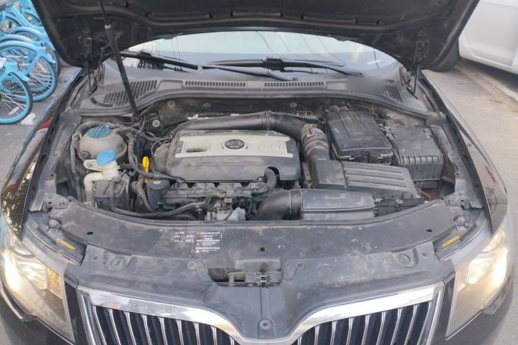 Used Skoda Superb 2013 1.8TSI Automatic MingShi Edition Engine Bay