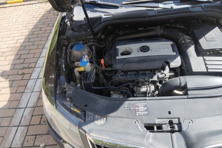 Used Skoda Superb 2013 1.8TSI Automatic MingShi Edition Engine Bay Right