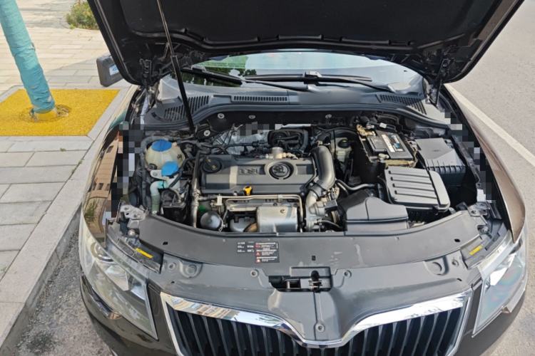 Used Skoda Superb 2013 1.4TSI DSG Sport Edition Engine Bay Right