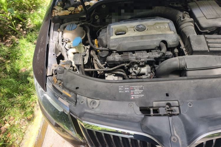 Used Skoda Superb 2013 1.8TSI Automatic Yashi Edition Engine Bay Right