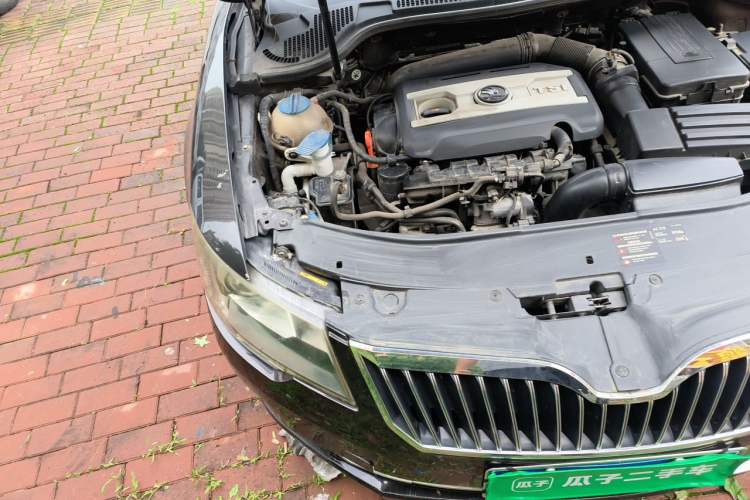 Used Skoda Superb 2013 1.8TSI Automatic Yashi Edition Engine Bay Right