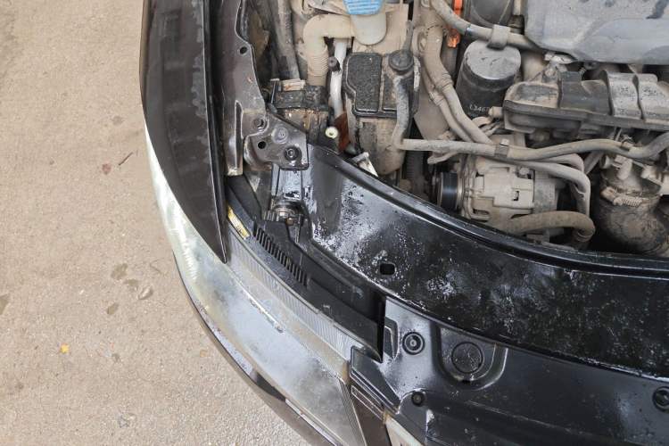 Used Skoda Superb 2013 1.8TSI Automatic Yashi Edition Engine Bay Right