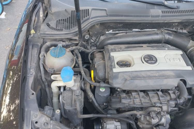 Used Skoda Superb 2013 1.8TSI Automatic MingShi Edition Engine Bay Right