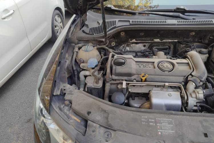 Used Skoda Superb 2013 1.4TSI Manual Shengshi Edition Engine Bay Right