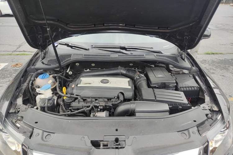 Used Skoda Superb 2013 1.8TSI Automatic MingShi Edition Engine Bay