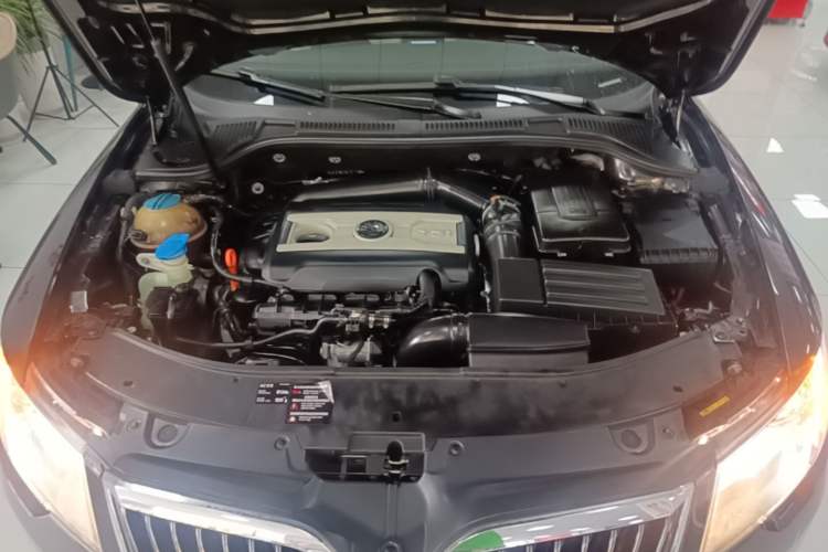 Used Skoda Superb 2013 1.8TSI Automatic Yashi Edition Engine Bay
