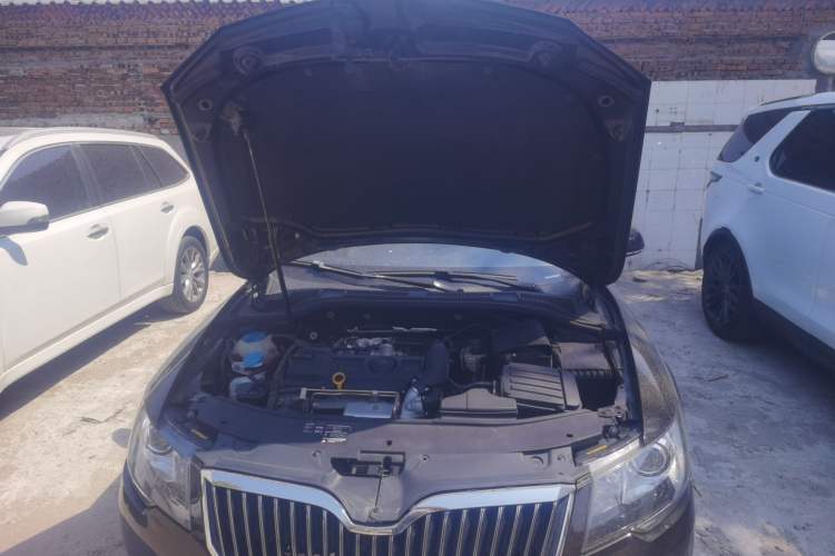 Used Skoda Superb 2013 1.4 TSI DSG Prestige Edition Engine Bay