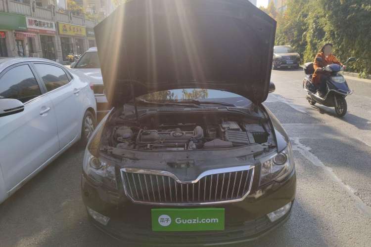 Used Skoda Superb 2013 1.4TSI Manual Shengshi Edition Engine Bay