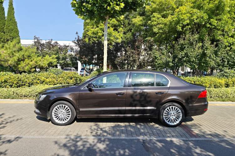 Used Skoda Superb 2013 1.8TSI Automatic Yashi Edition Exterior 3