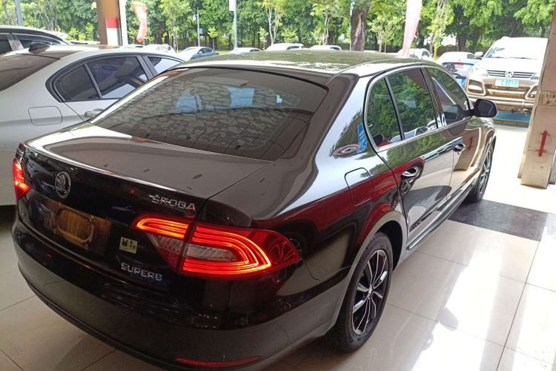 Used Skoda Superb 2013 1.4TSI Manual Shengshi Edition Exterior 5