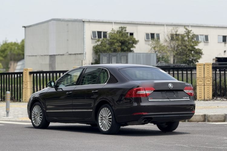 Used Skoda Superb 2013 1.8TSI Automatic Yashi Edition Exterior 6