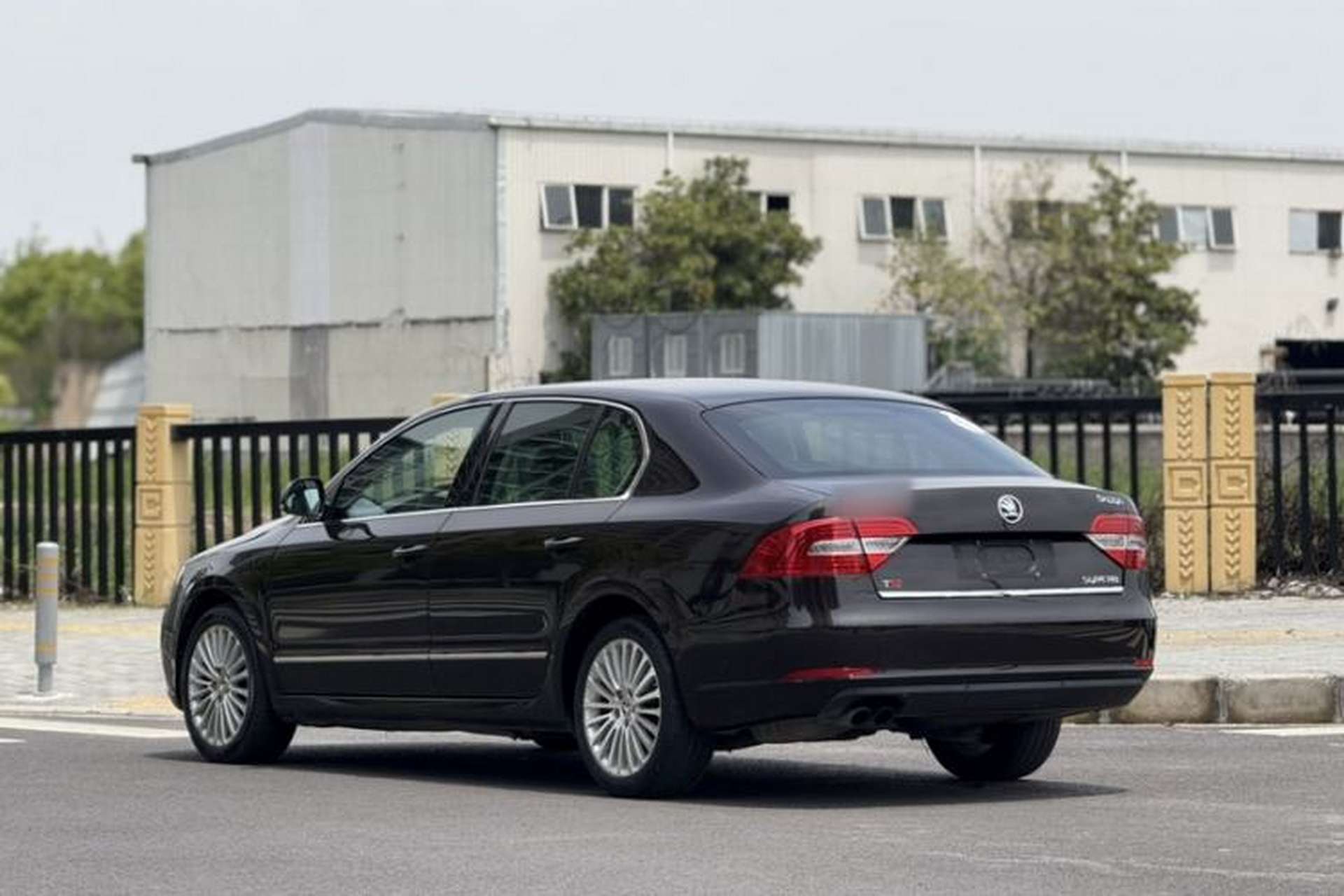Used Skoda Superb 2013 1.8TSI Automatic Yashi Edition Exterior 6