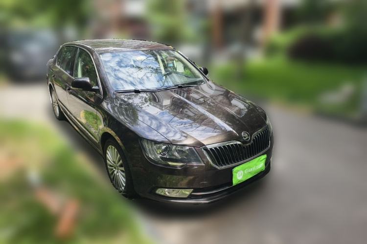 Used Skoda Superb 2013 1.8TSI Automatic Yashi Edition Front Right 45 Deg