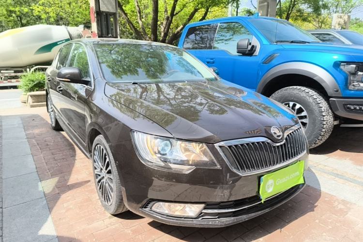 Used Skoda Superb 2013 2.0 TSI DSG Luxury Edition Front Right 45 Deg