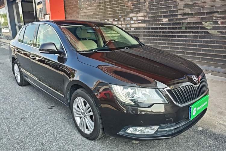 Used Skoda Superb 2013 1.8TSI Automatic Yashi Edition Front Right 45 Deg