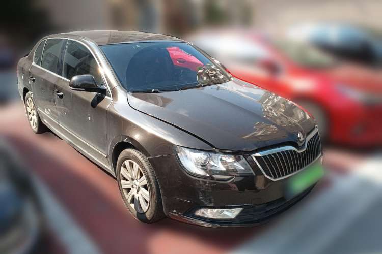 Used Skoda Superb 2013 1.4TSI Manual Shengshi Edition Front Right 45 Deg