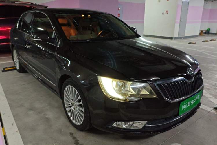 Used Skoda Superb 2013 1.8TSI Automatic Yashi Edition Front Right 45 Deg