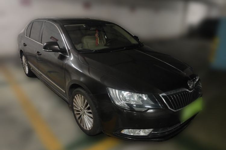 Used Skoda Superb 2013 1.8TSI Automatic Yashi Edition Front Right 45 Deg