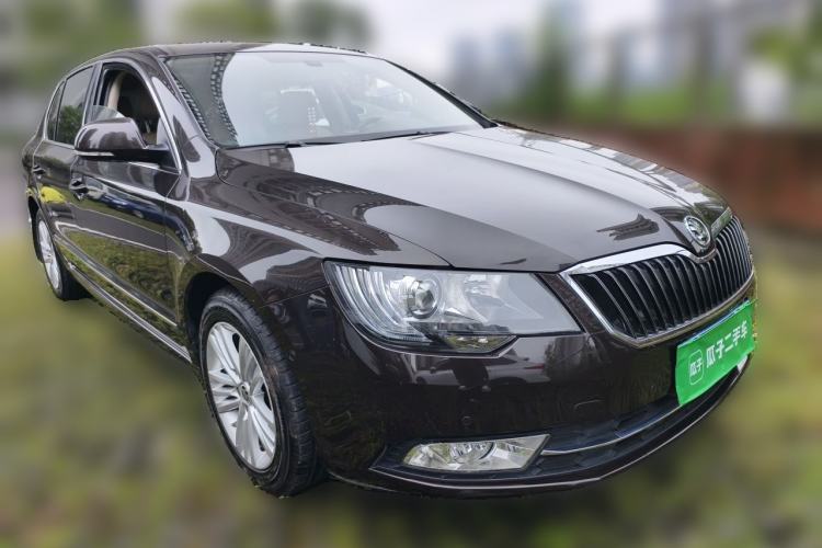 Used Skoda Superb 2013 1.8TSI Automatic Yashi Edition Front Right 45 Deg