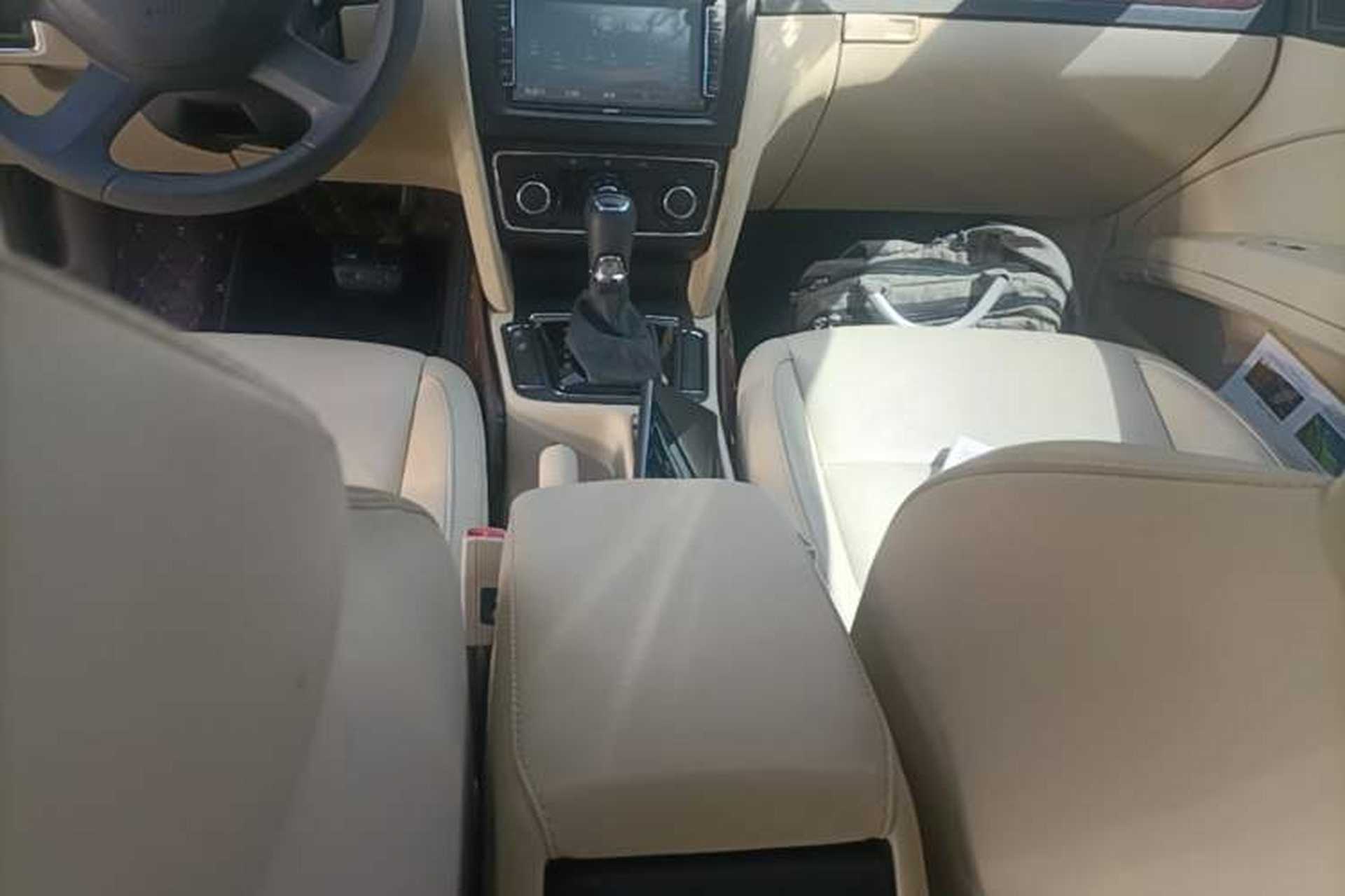 Used Skoda Superb 2013 1.8TSI Automatic MingShi Edition Gear Lever