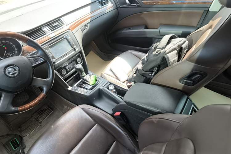 Used Skoda Superb 2013 2.0 TSI DSG Luxury Edition Gear Lever