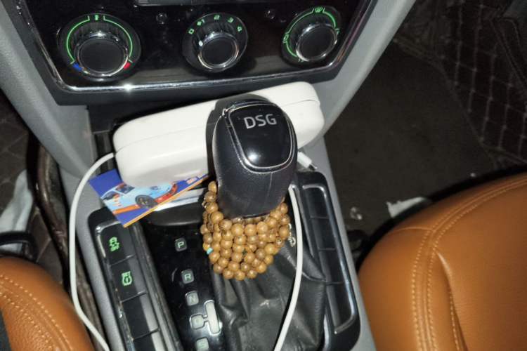 Used Skoda Superb 2013 1.4TSI DSG Sport Edition Gear Lever