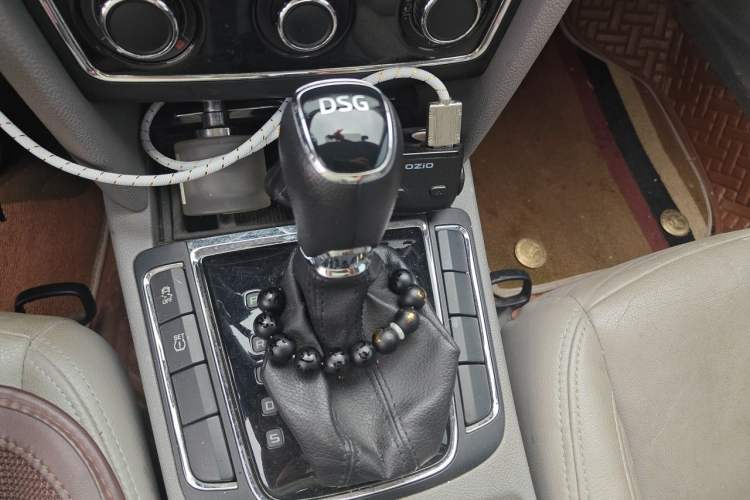 Used Skoda Superb 2013 1.4TSI DSG Sport Edition Gear Lever