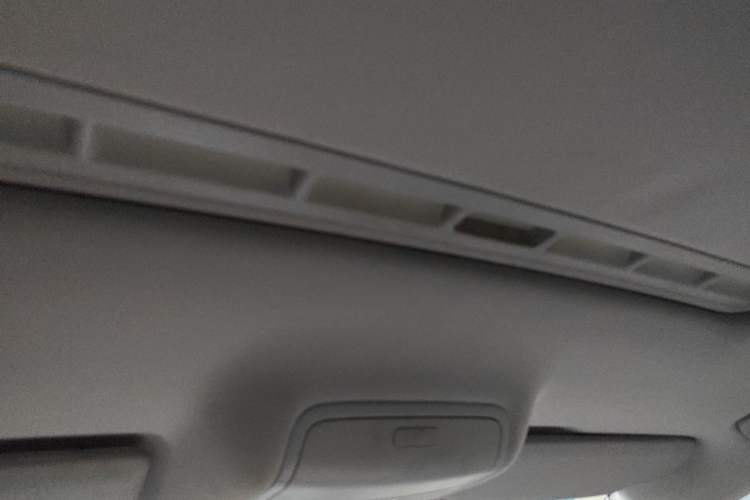 Used Skoda Superb 2013 1.8TSI Automatic Yashi Edition Headliner