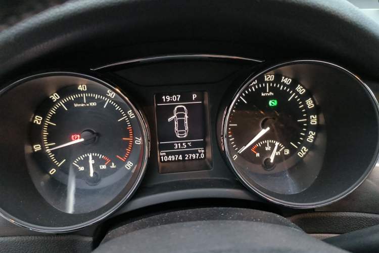 Used Skoda Superb 2013 1.8TSI Automatic MingShi Edition Instrument Cluster