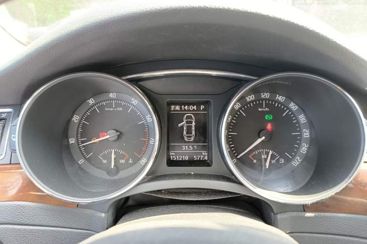 Used Skoda Superb 2013 2.0 TSI DSG Luxury Edition Instrument Cluster